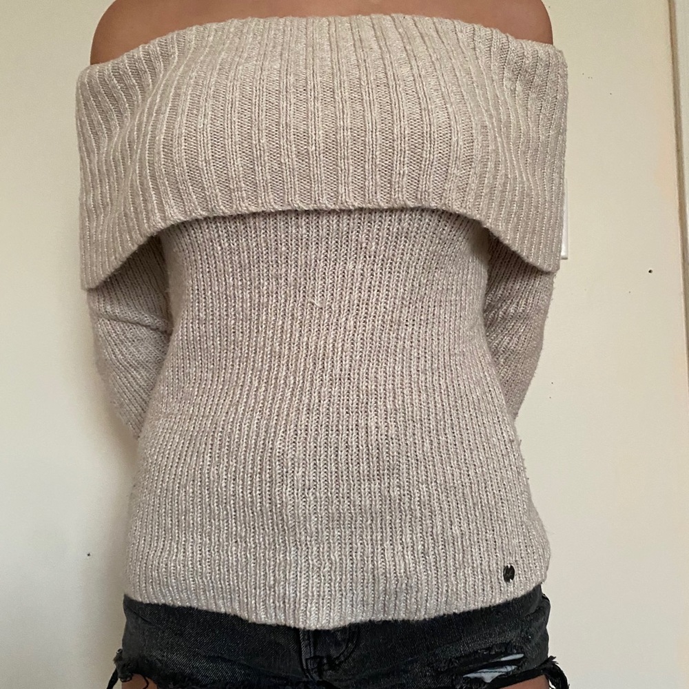 American eagle sweater